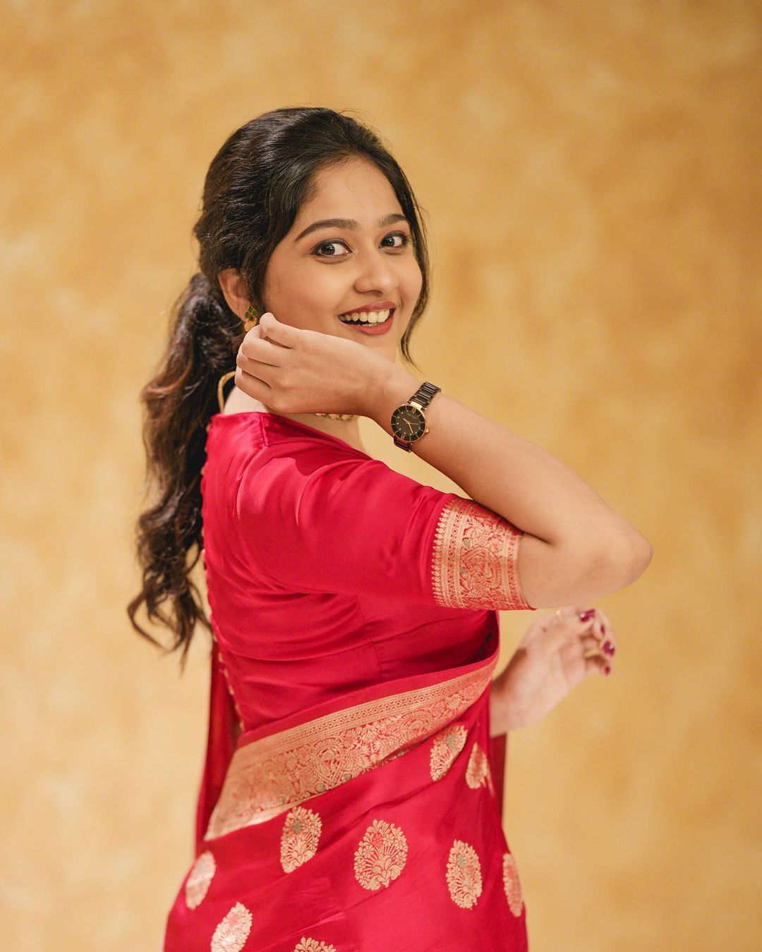 Regal Red Soft Silk Saree With Classic Blouse Piece
