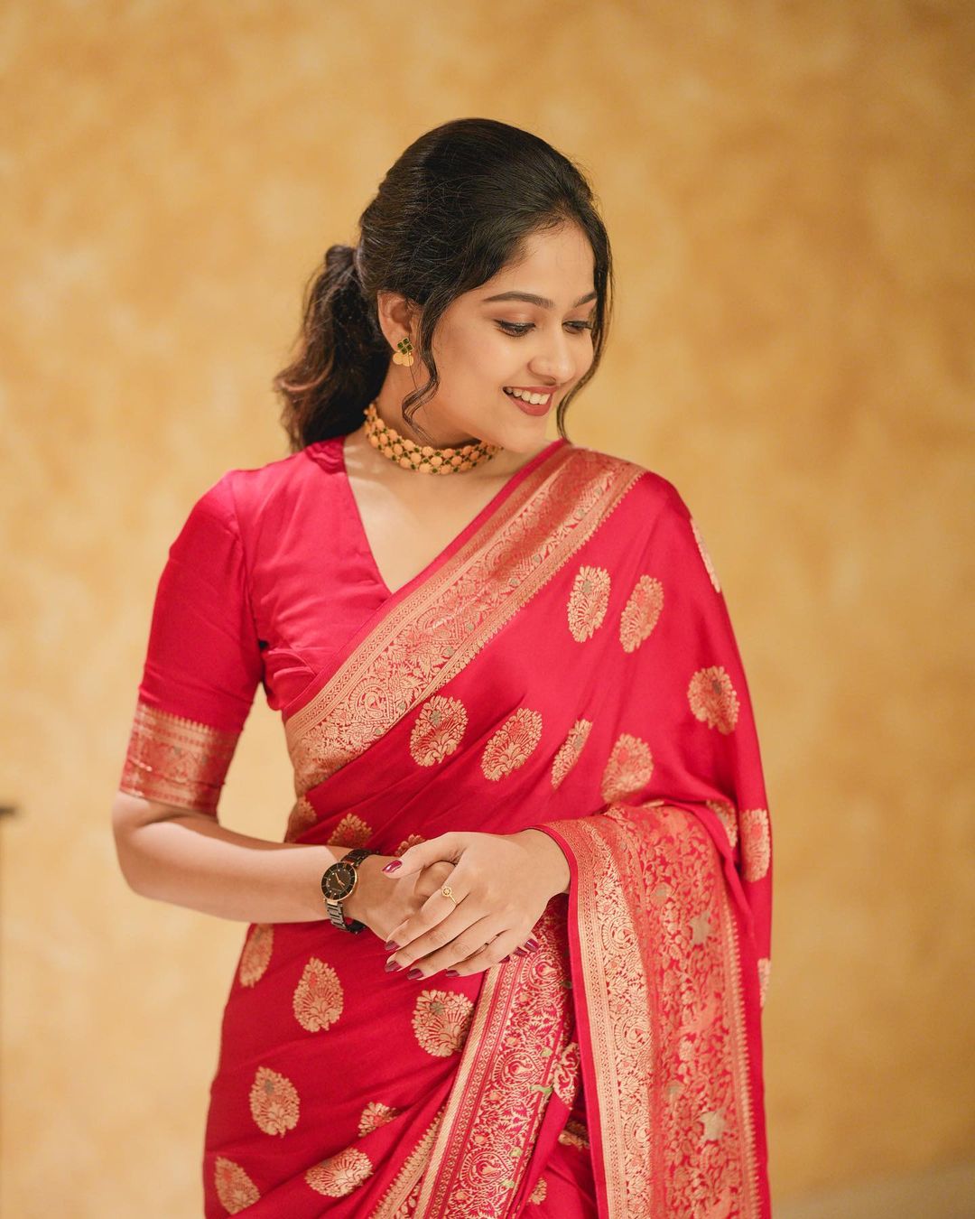 Regal Red Soft Silk Saree With Classic Blouse Piece