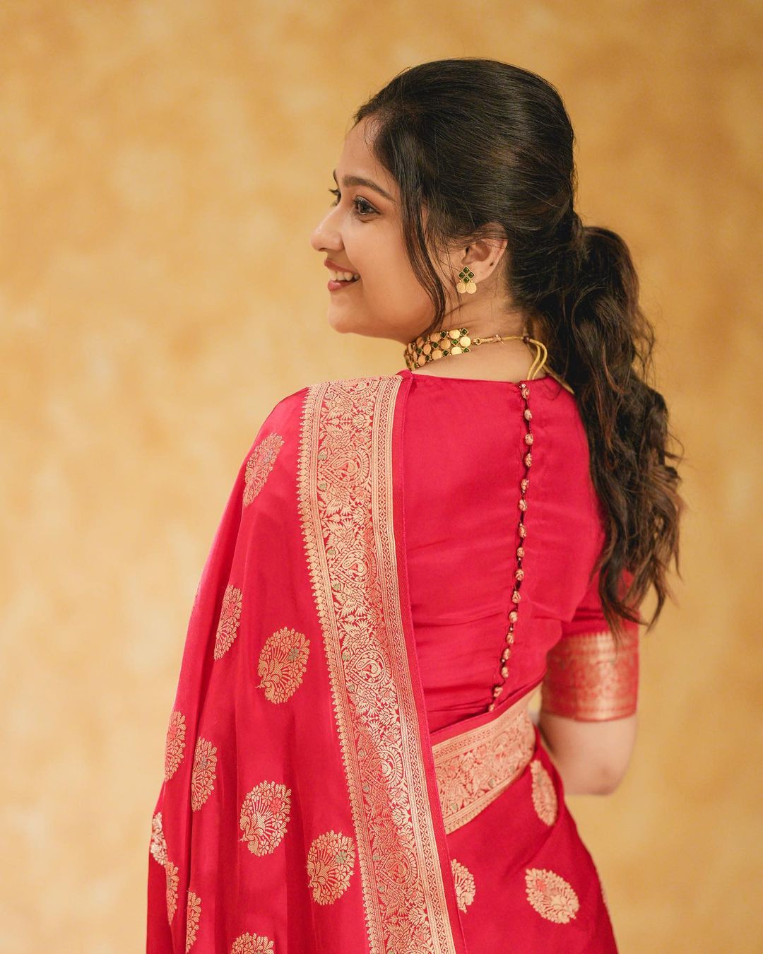 Regal Red Soft Silk Saree With Classic Blouse Piece