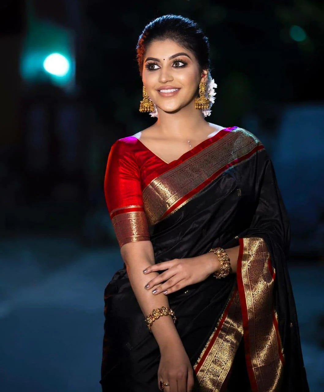 Regal Black Soft Banarasi Silk Saree With Lovely Blouse Piece