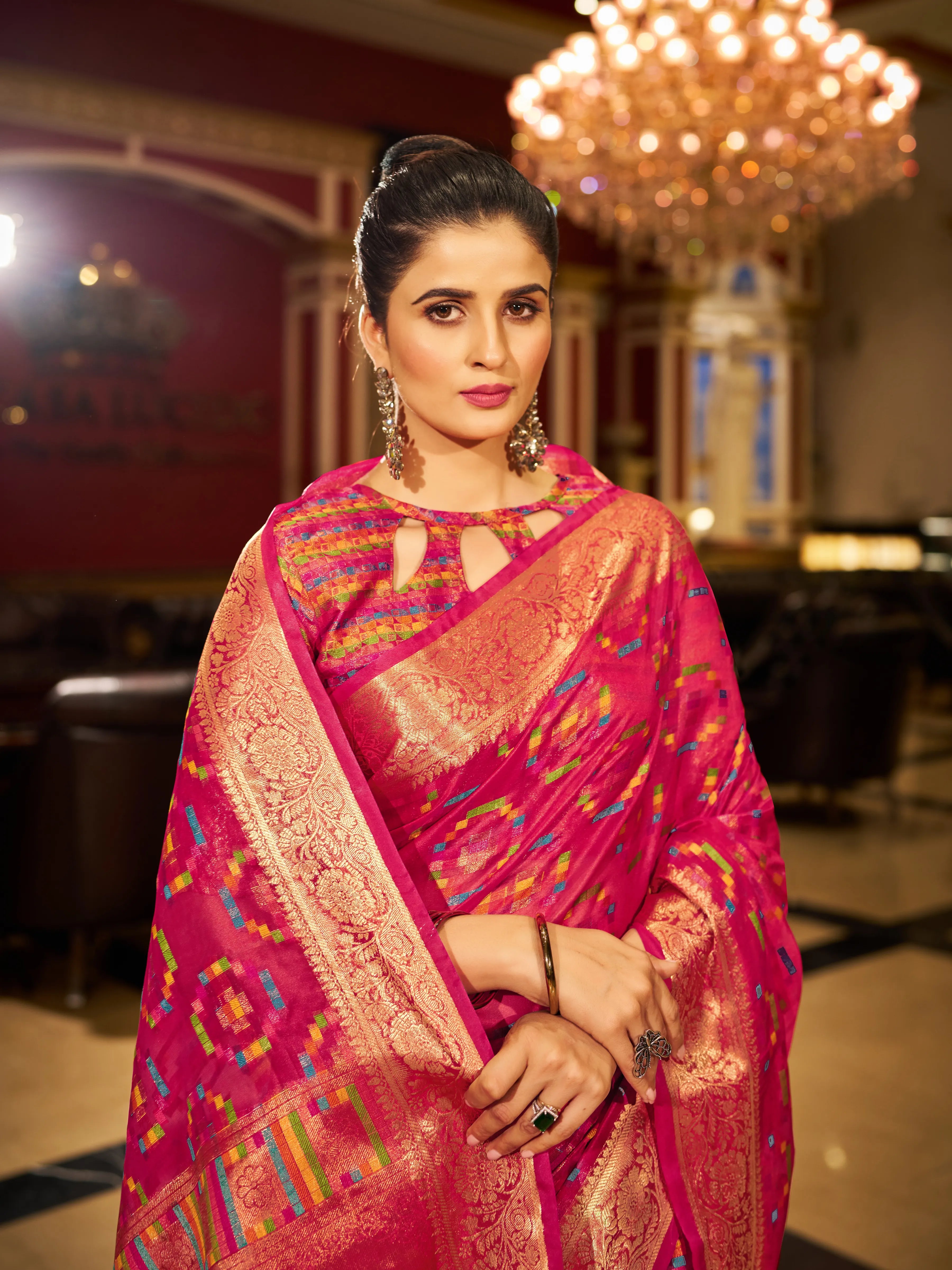 Hypnotic Dark Pink Organza Silk Saree With Demesne Blouse Piece