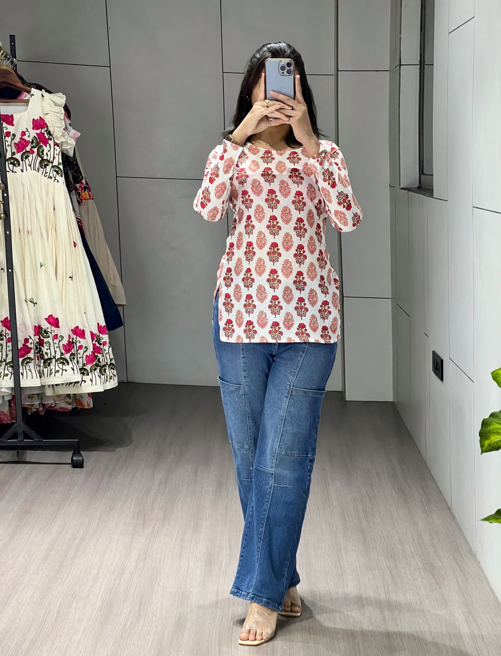 White Floral Sleeved Kurtis